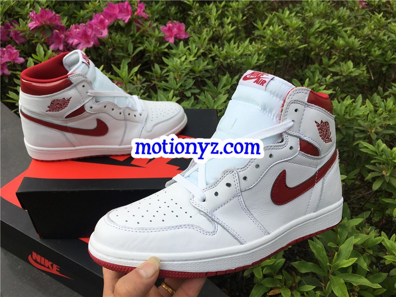 Air Jordan 1 High OG Metallic Red